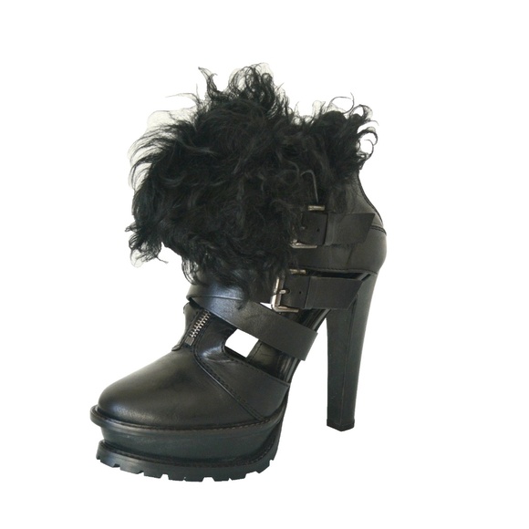 NIB AUTHENTIC ETRO LEATHER BOOTS - Picture 1 of 7